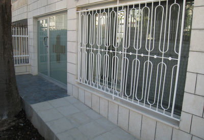 Schweizer Botschaft in Amman, Eingang